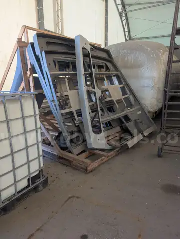 Lot of NEW/UNUSED New Flyer D40 Bus Front Panels