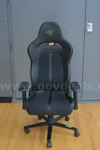 **PAIR**  Razer Enki Rz38-03720X Gaming Chairs