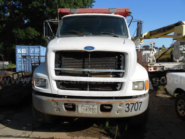 1997 Ford LT9513