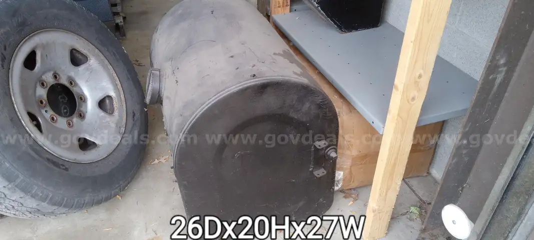 HEAVY TRUCK FUEL TANK