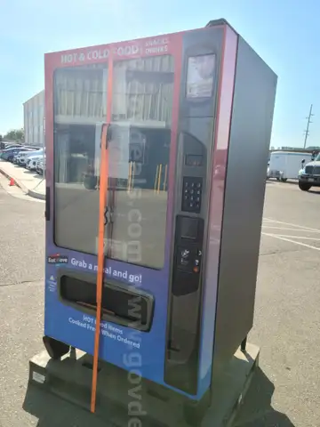 Hot/Cold Vending Machine *New*