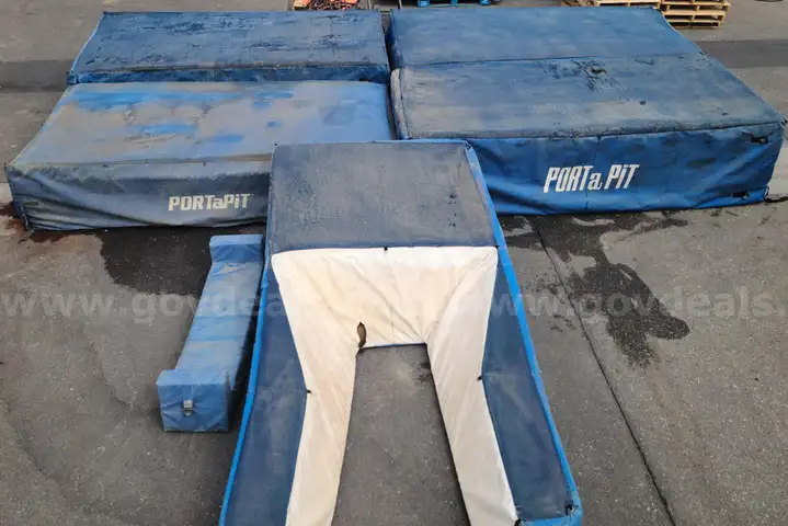 Port-A-Pit Pole Vault Mats