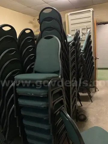 100 Green banquet chairs