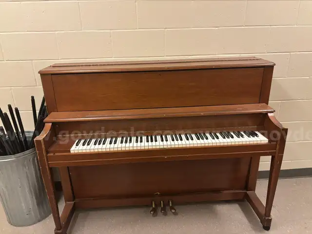 Mason & Risch Piano - Operable - Needs Tuning