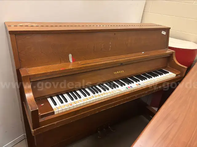 Yamaha Piano - Operable - Needs Tuning