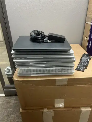 Lot of 10 HP laptops with docking stations