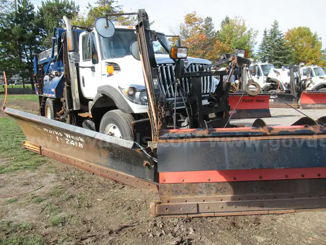 2011 International 7400 Plow Truck