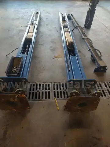 2 Post Vehicle Lift