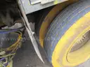 2000 Chevrolet F7B042