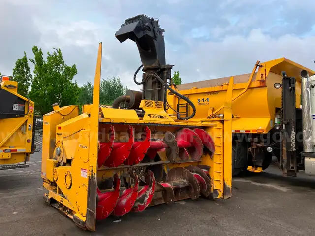 LARUE SNOW BLOWER