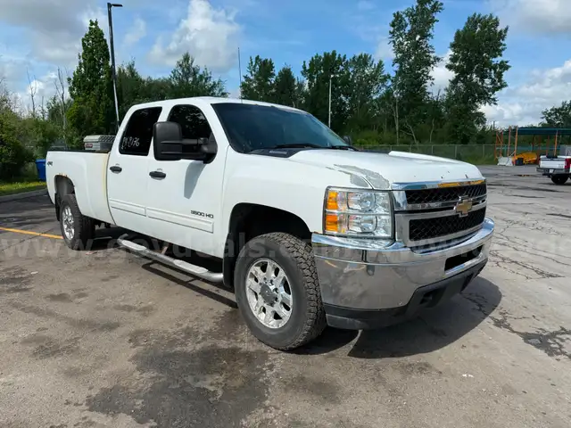 2011 Chevrolet Silverado 3500HD LT Crew Cab Long Box 4WD