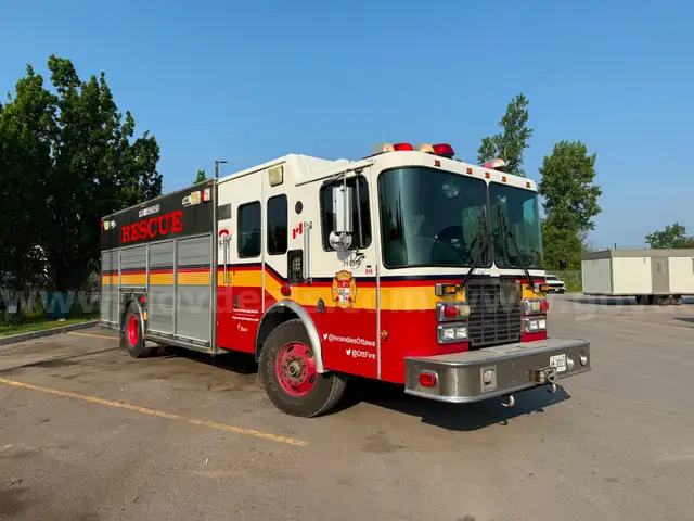2002 HME WALK UP HEAVY FIRE RESCUE
