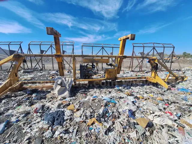 40 FOOT AUTOMATIC TARP ROLLER for use in Landfills