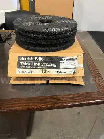 13 inches 3M Scotch-Brite Thick line Stripping floor pad