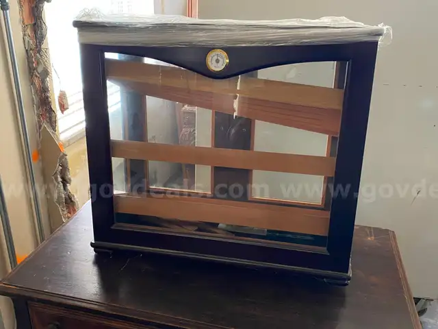 Humidor or Display Case