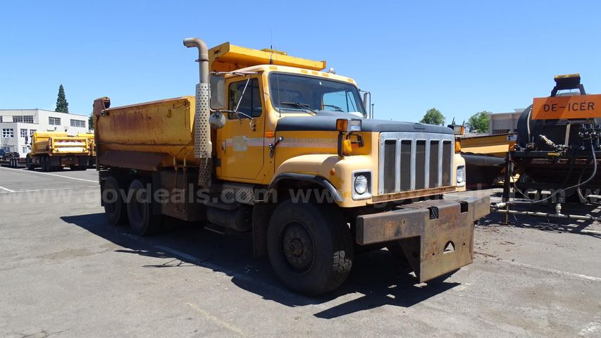 1997 International 2574 10-Yard Dump Truck | GovDeals