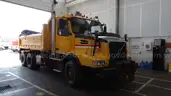 2006 Volvo VHDB2 10-Yard Dump Truck 6x4
