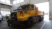 2006 Volvo VHDB2 10-Yard Dump Truck 6x4