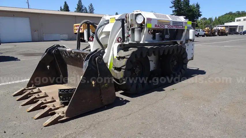 2015 Kanga TR825 Skid Steer