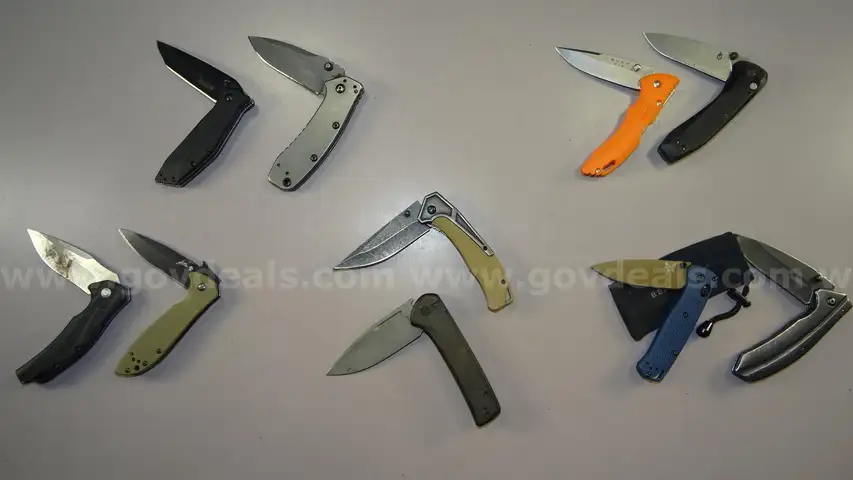Knife Lot &#x2013;  Benchmade, Buck - Shipping Fee $13