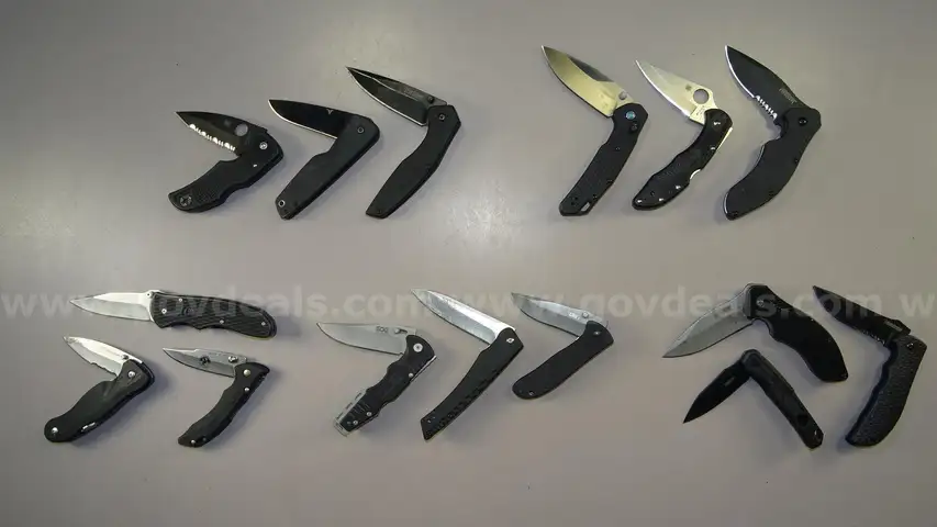 Knife Lot &#x2013;  Kershaw, Spyderco - Shipping Fee $13
