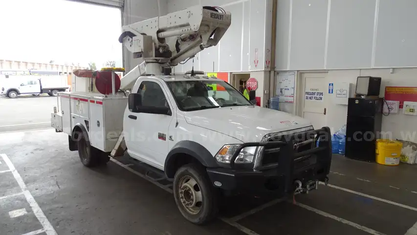 2012 Dodge Ram 5500 HD Reg Cab Aerial Lift Bucket Truck 4WD