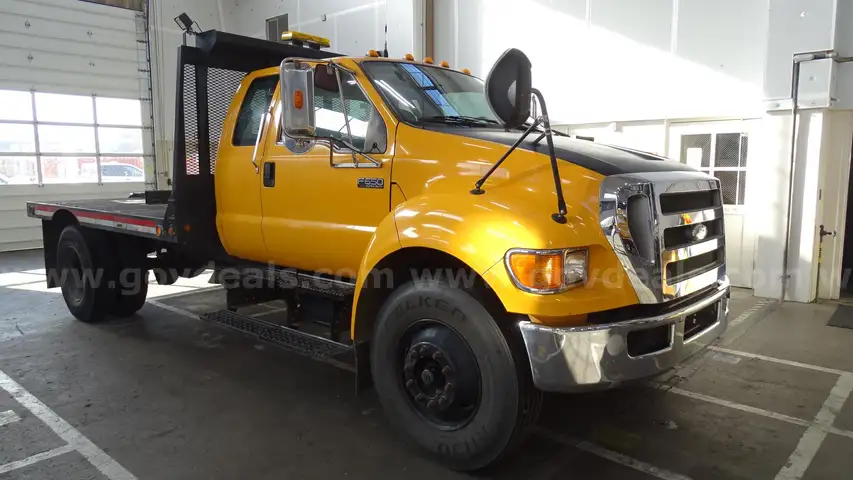 2008 Ford F-650 SD XL Ext Cab Flatbed Truck