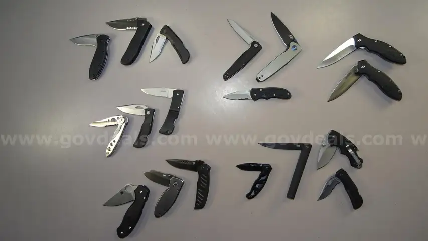 Knife Lot &#x2013;  Kershaw, Spyderco - Shipping Fee $13