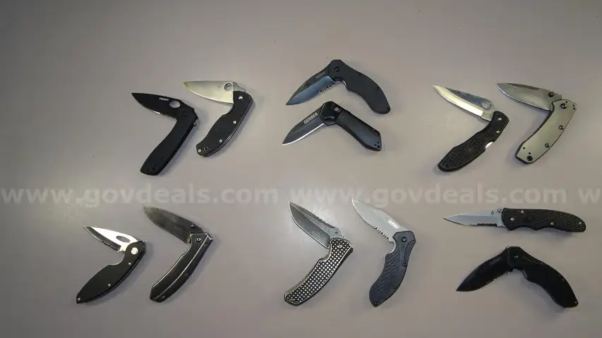 Knife Lot &#x2013;  Spyderco, Kershaw - Shipping Fee $13