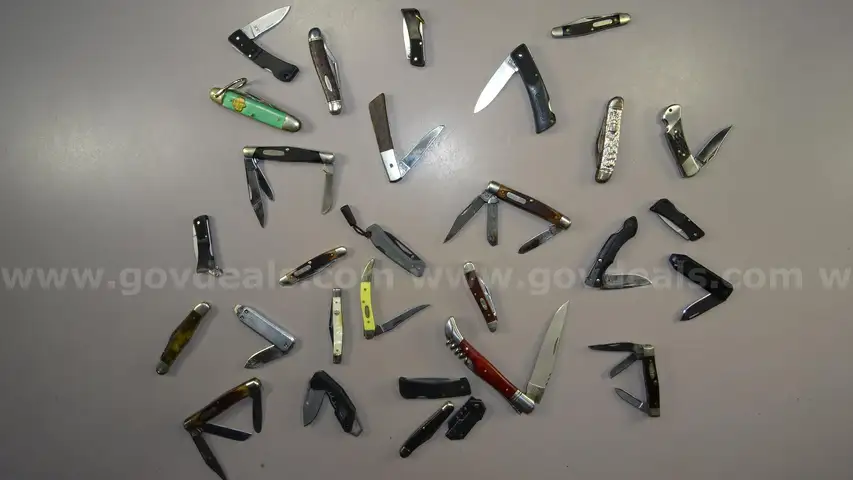 Knife Lot &#x2013; Old Timer, Case - Shipping Fee $13