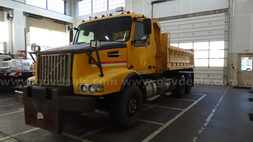 2005 Volvo VHD64B 10-Yard Dump Truck 6x4