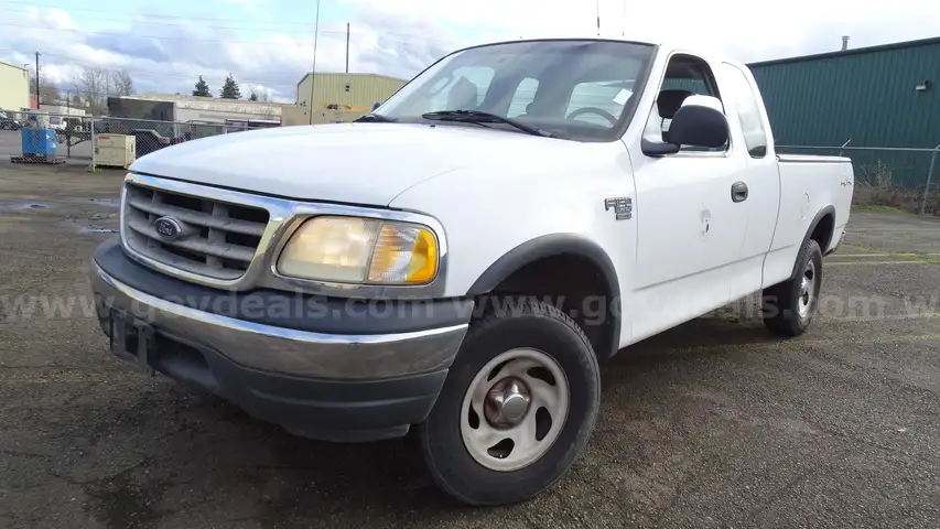 2002 Ford F-150 XL Ext Cab 4WD