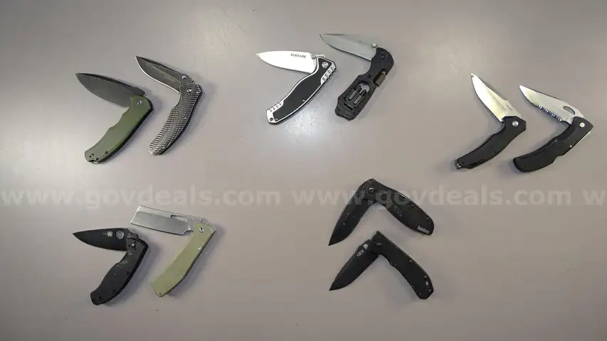 Knife Lot –  Spyderco, Kershaw - Shipping Fee $13