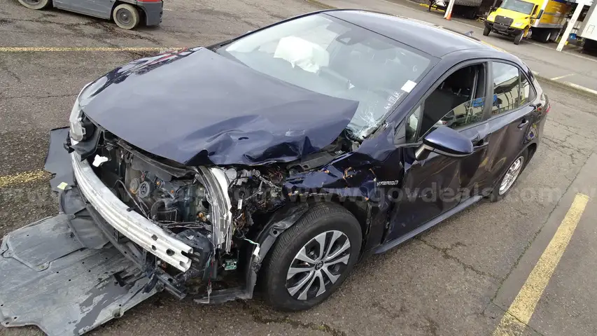 2020 Toyota Corolla LE 4-Door Sedan - Salvage Title