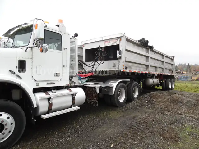 2007 Freightliner FLD120 & 1989 Converto Trailer