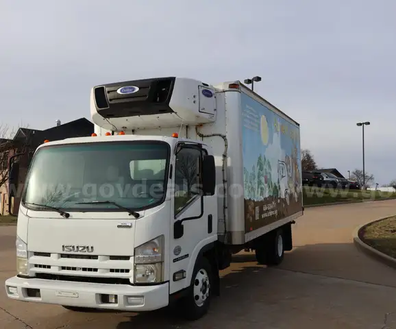 2010 Isuzu 16 &#x27; refrigerated box truck