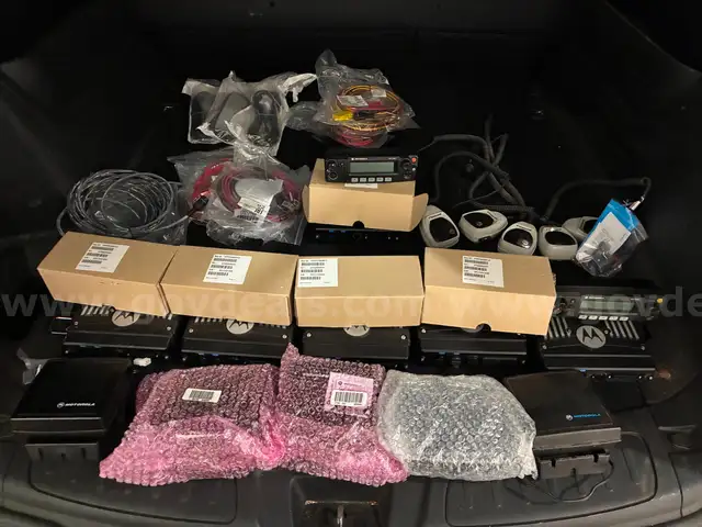 Lot of 6 Motorola XTL2500 Mobile Radios