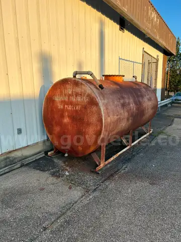 USED 2,000 GALLON STORAGE TANK