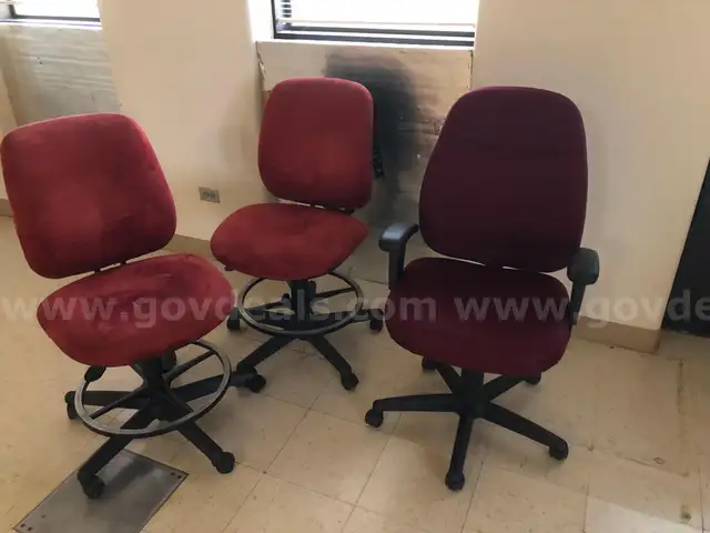 Assorted Office Chairs
