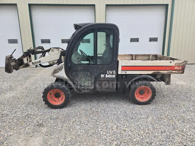 Bobcat 5600, Tool cat utility vehicle
