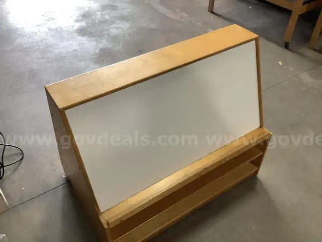 Children&#x27;s Bookshelf / Dry Erase Board