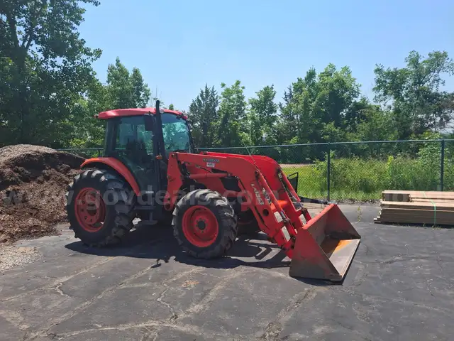 KUBOTA TRACTOR WITH FRONT END LOADER