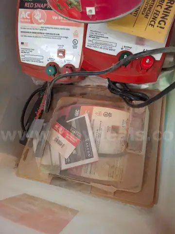 ELECTRIC FENCE PARTS (VARIOUS)