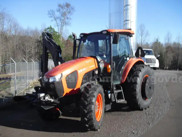 2021 Kubota M5-091 Tractor with Terrain King KB21 Boom Mower