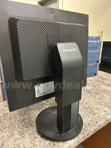 19" Professional TFT-LCD Monitor