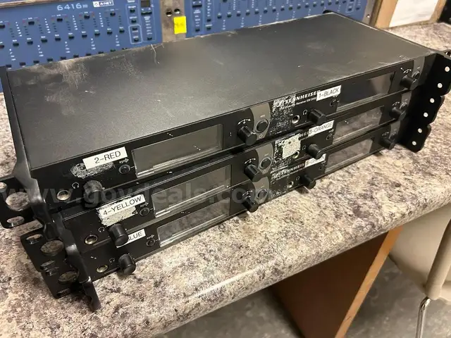 Wireless Receiver with 2 microphones