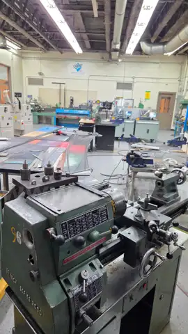 Metal Lathe - Standard Modern 11&#x22; swing x 20&#x22; bed