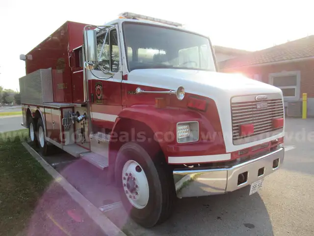 2001 Freightliner FL80 Fire Truck
