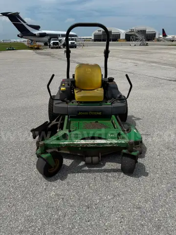 John Deere 777 Zero turn Mower