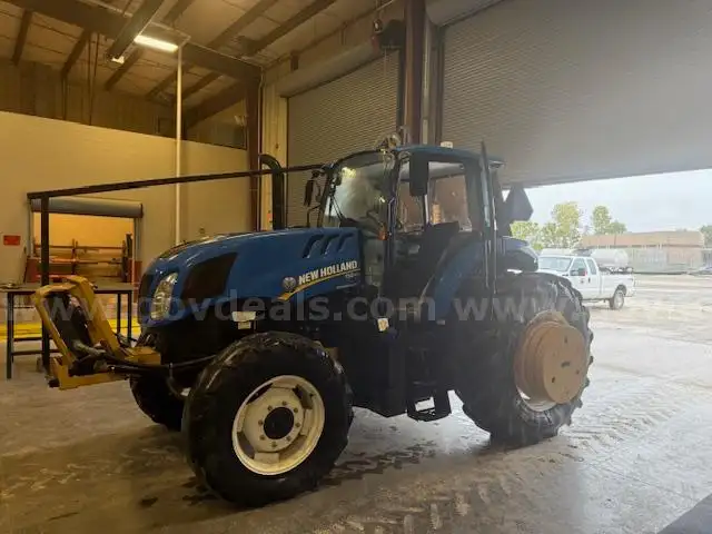 2016 New Holland Tractor TS6.110 4x4 with 22ft Diamond Boom Cutter